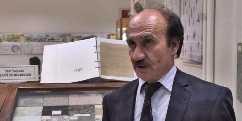 Για δέσιμο! – Τούρκος ακαδημαϊκός: Ο Νώε κάλεσε το γιο του στην κιβωτό από κινητό τηλέφωνο